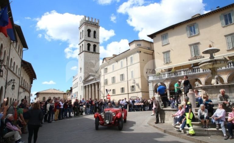 La Mille Miglia torna ad Assisi: il 12 giugno le auto storiche attraversano la città di San Francesco
