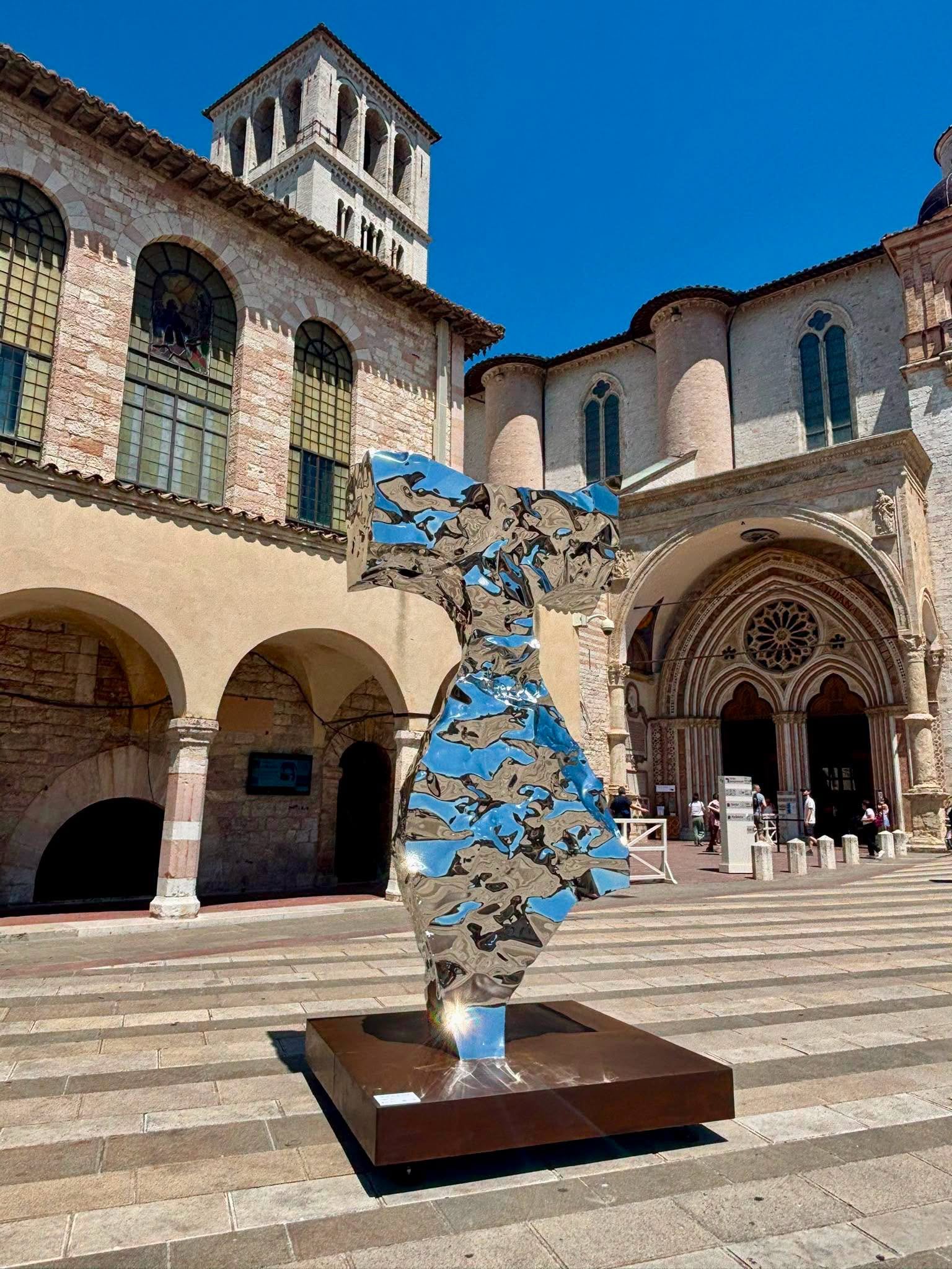 Helidon Xhixha — Nebula, Piazza San Rufino, Assisi 2026
